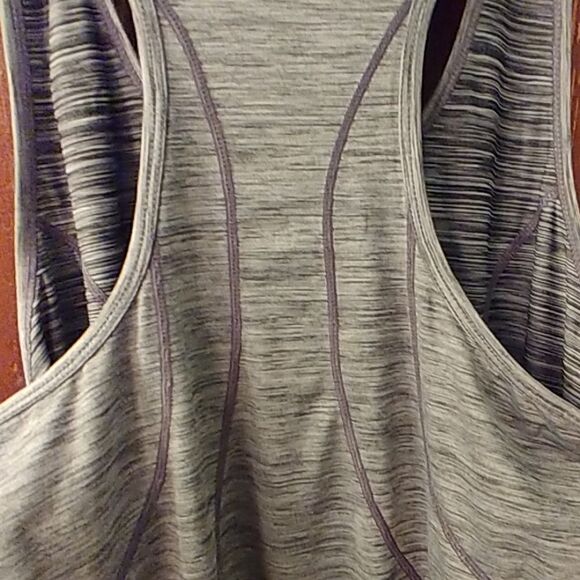 2/$20 NWT Reebok Blk Heather Dynamic Workout Tank - Picture 3 of 8